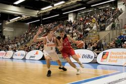 Deutschland gewinnt das Halbfinale im Albert-Schweitzer Turnier gegen Russland mit 80:75. Somit Spielt Deutschland gegen Australien im Finale