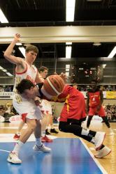 Deutschland gewinnt das Halbfinale im Albert-Schweitzer Turnier gegen Russland mit 80:75. Somit Spielt Deutschland gegen Australien im Finale