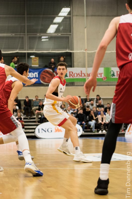Deutschland gewinnt beim Albert-Schweitzer-Tunier mit 74:70 gegen die Türkei