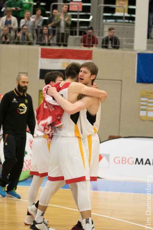 Deutschland gewinnt beim Albert-Schweitzer-Tunier mit 74:70 gegen die Türkei