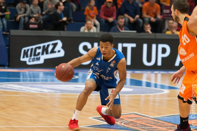 Die Skyliners gewinnen auswärts gegen den Mitteldeutschen Basketball Club mit 95:89