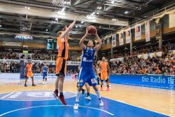 Die Skyliners gewinnen auswärts gegen den Mitteldeutschen Basketball Club mit 95:89